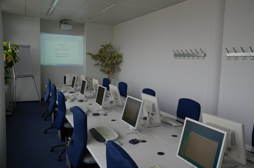 Abbildung des Seminarraumes R-8 - Brand EDV - IT & Training, Frankfurt am Main